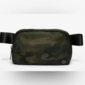 Lululemon everywhere belt bag in camo.